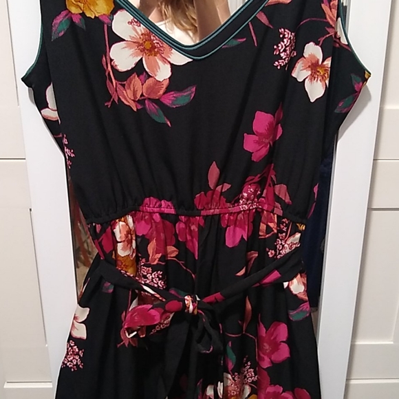 Leith Floral Jumper - Picture 2 of 4